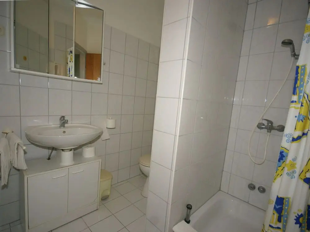 Spacious Apartment in Drage With Parking