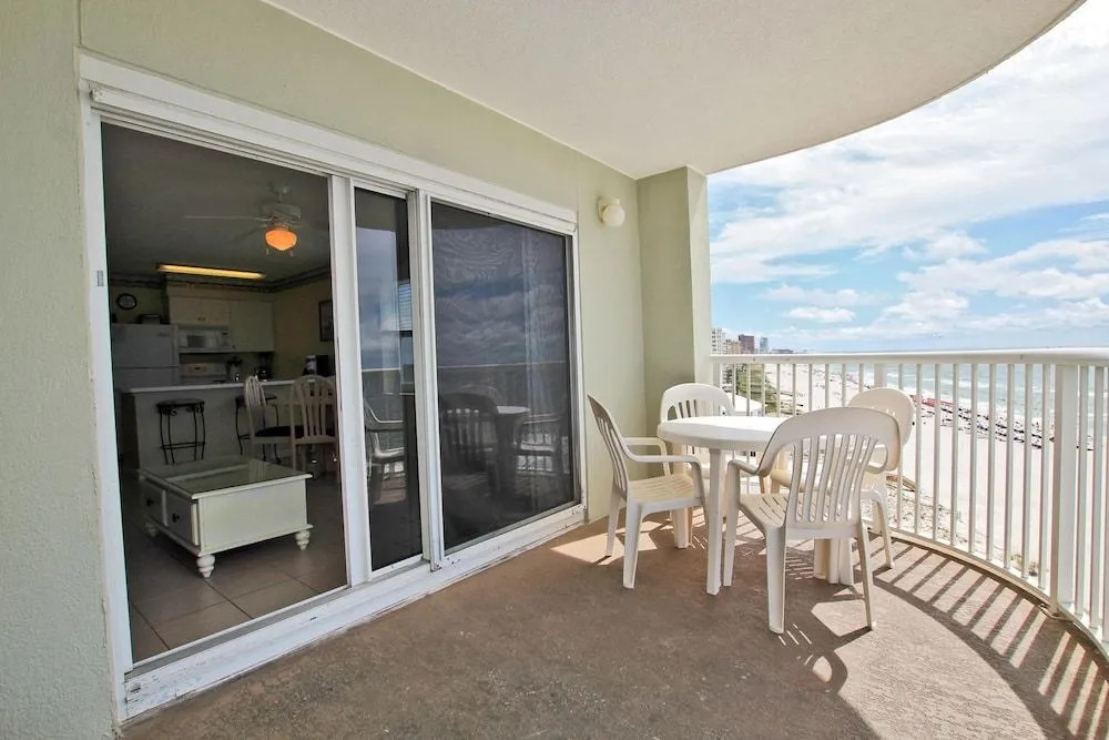 Tradewinds 901 - 2 Br condo