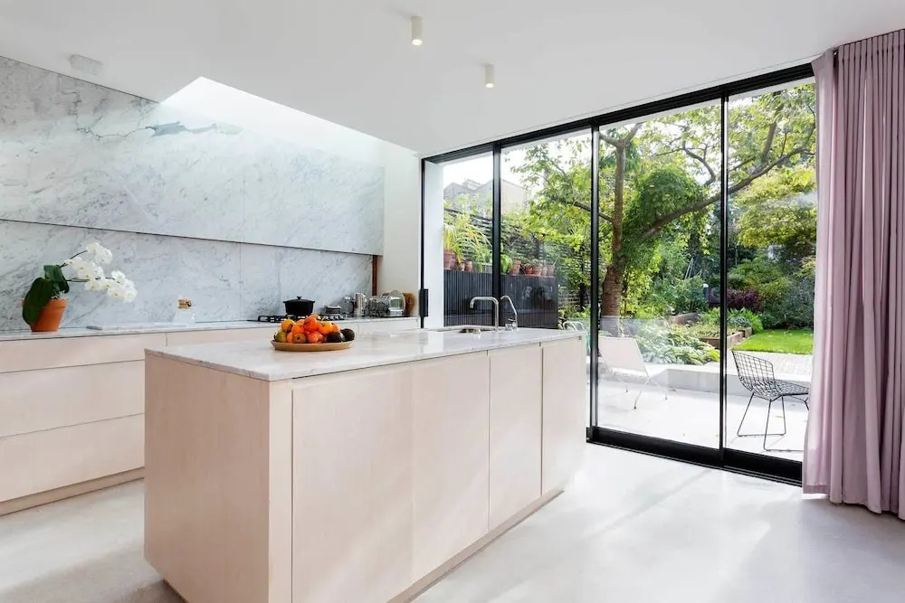 Veeve - Canonbury Charm