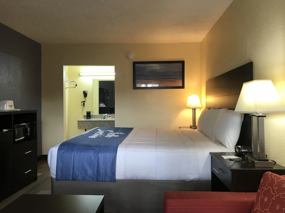 Days Inn Greensboro Airport