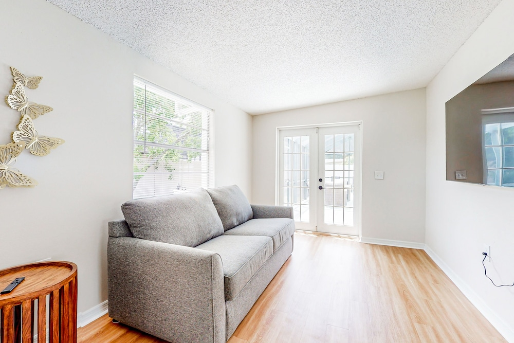 Single-story House With Private Pool, Alfresco Dining, & Lanai - Dog-friendly