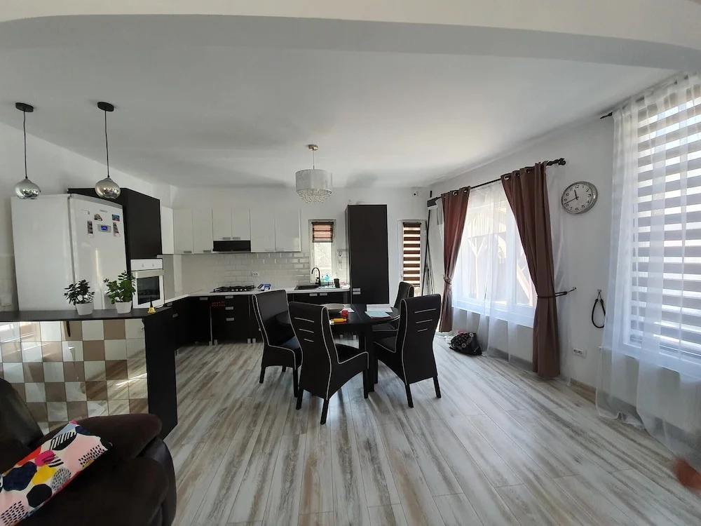 FOX VALLEY VILLA