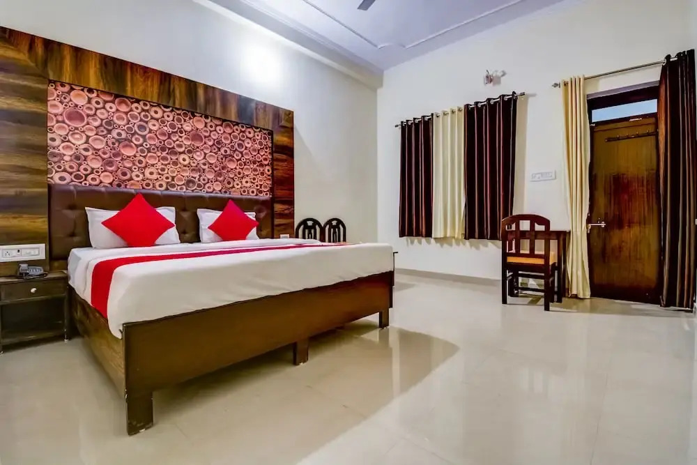 OYO 19951 Hotel Saif