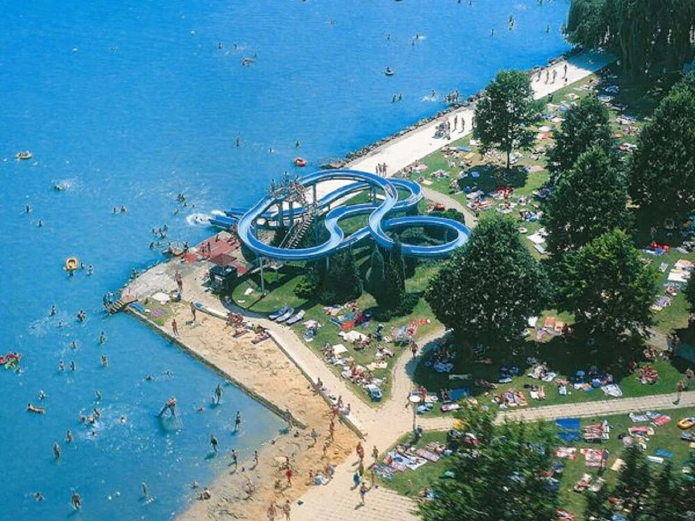 Balatontourist F red Balatonf red