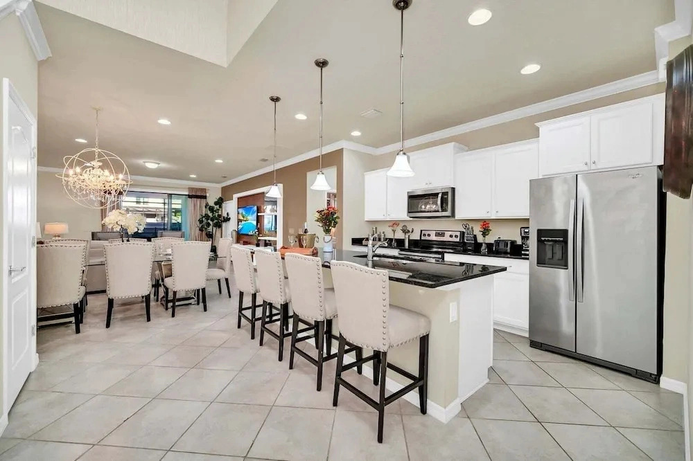 Glamorous Home, Private Pool Sleeps 14 Ww103