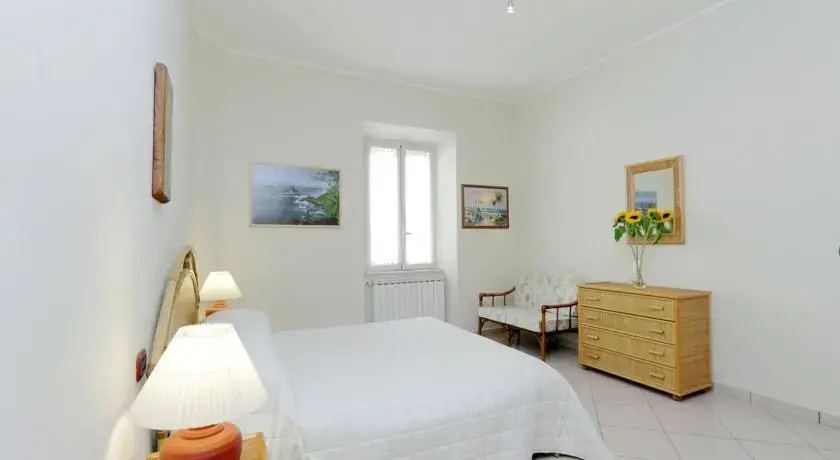 Alba Halldis Apartment