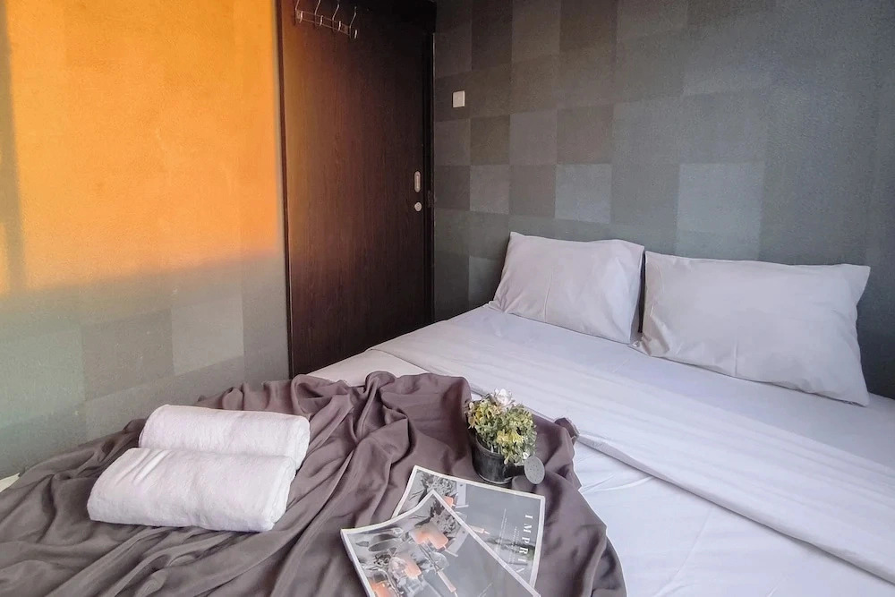 Enjoy Living 2Br Apartment At Jarrdin Cihampelas With 1 Ac In Living Room