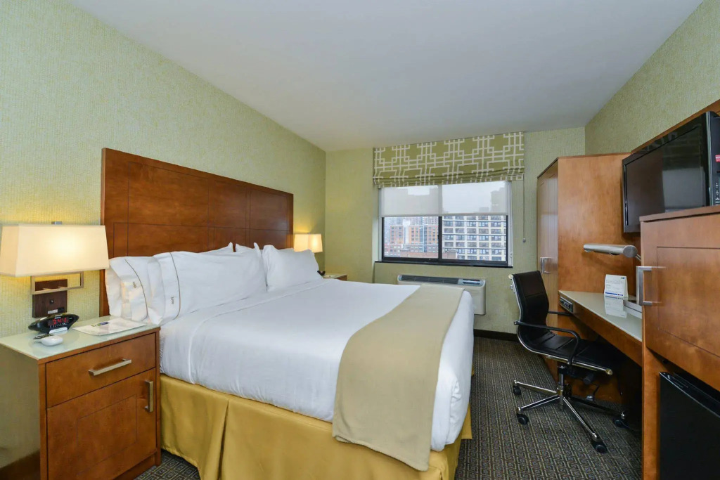 Holiday Inn Express Manhattan Midtown West by IHG