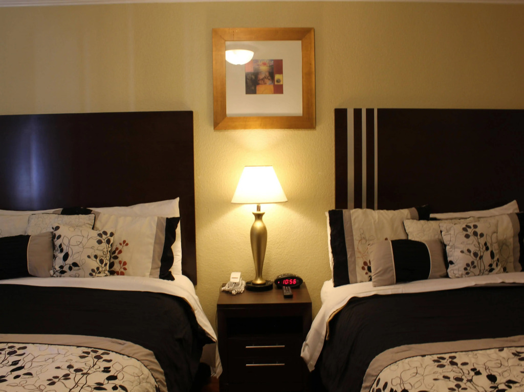 Lombard Plaza Motel