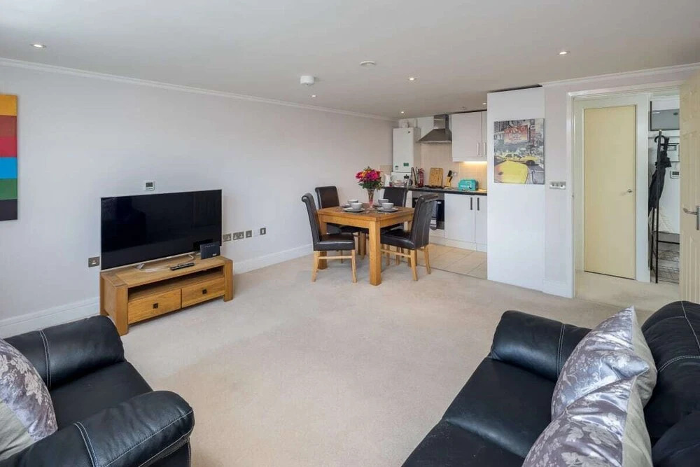 Stylish 1 bed in West Kensington 7mins to Tube