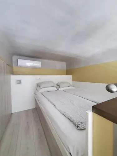 Economy Rooms and Apartments