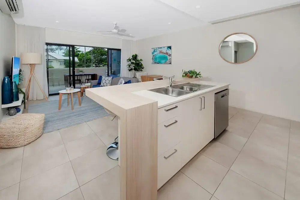 Coastal 2-bed With Parking & Pool by the Ocean