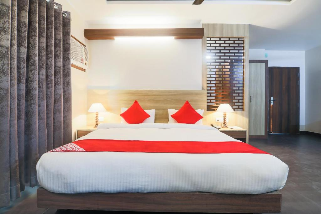 Hotel Gulmohar Grand