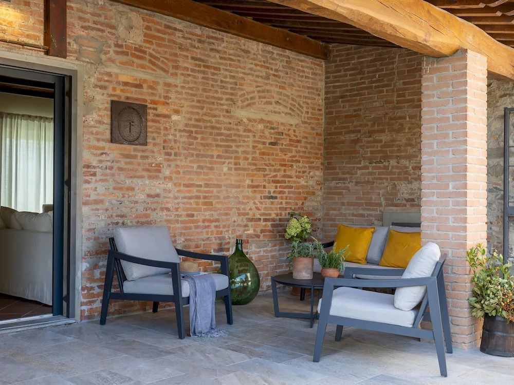 TENUTA FRANCIGENA 8, Emma Villas