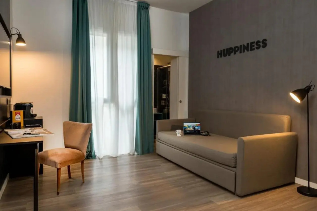 Up Hotel
