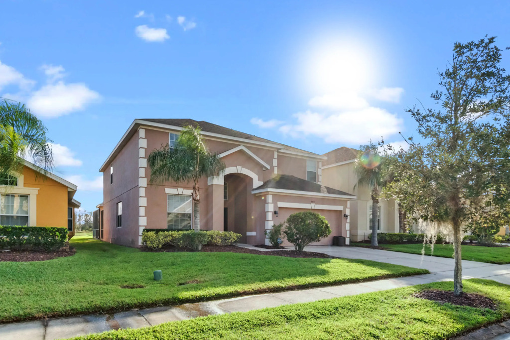 6 Bedrooms 4 Bathrooms Veranda Palms 4457 Np