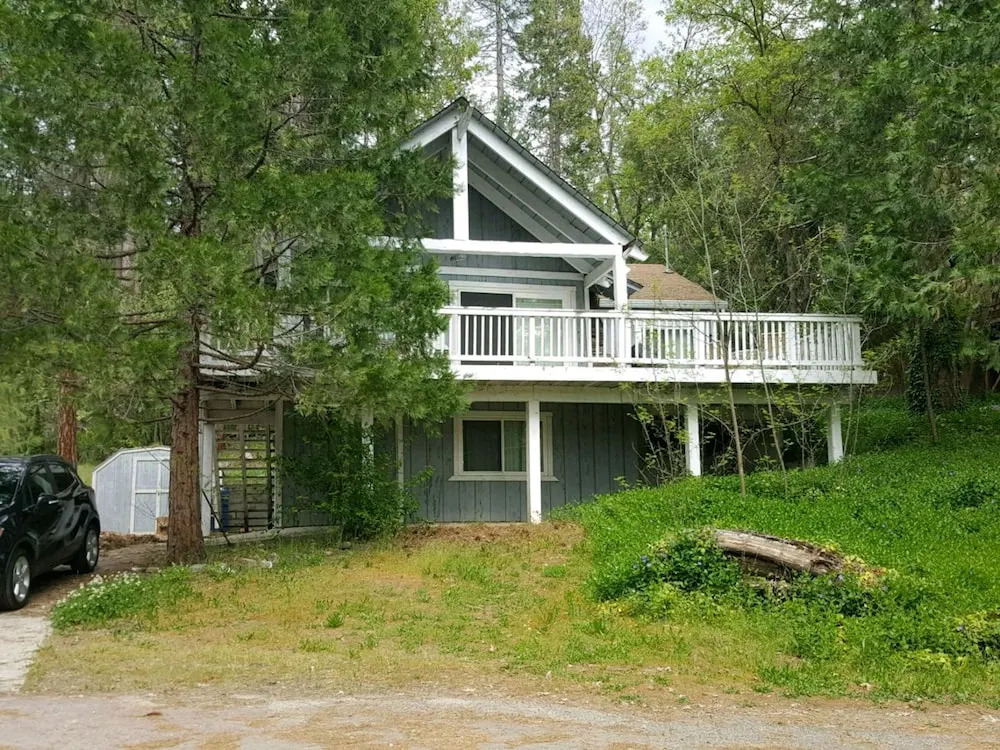 The Dogwood Cabin