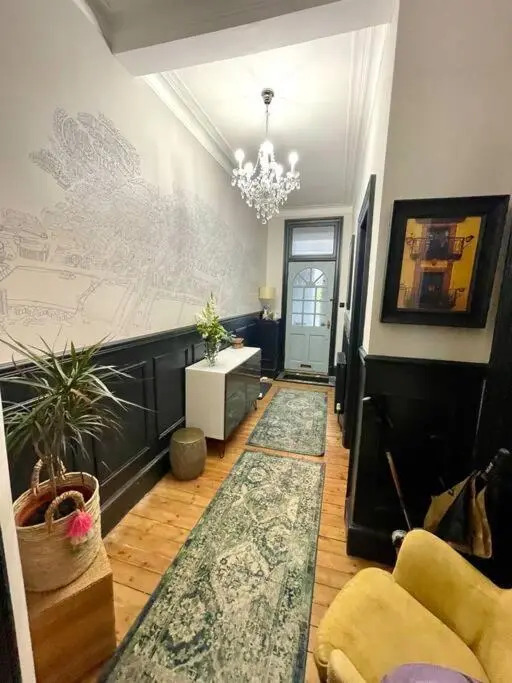 Traditional apt close to city centre & Hampden