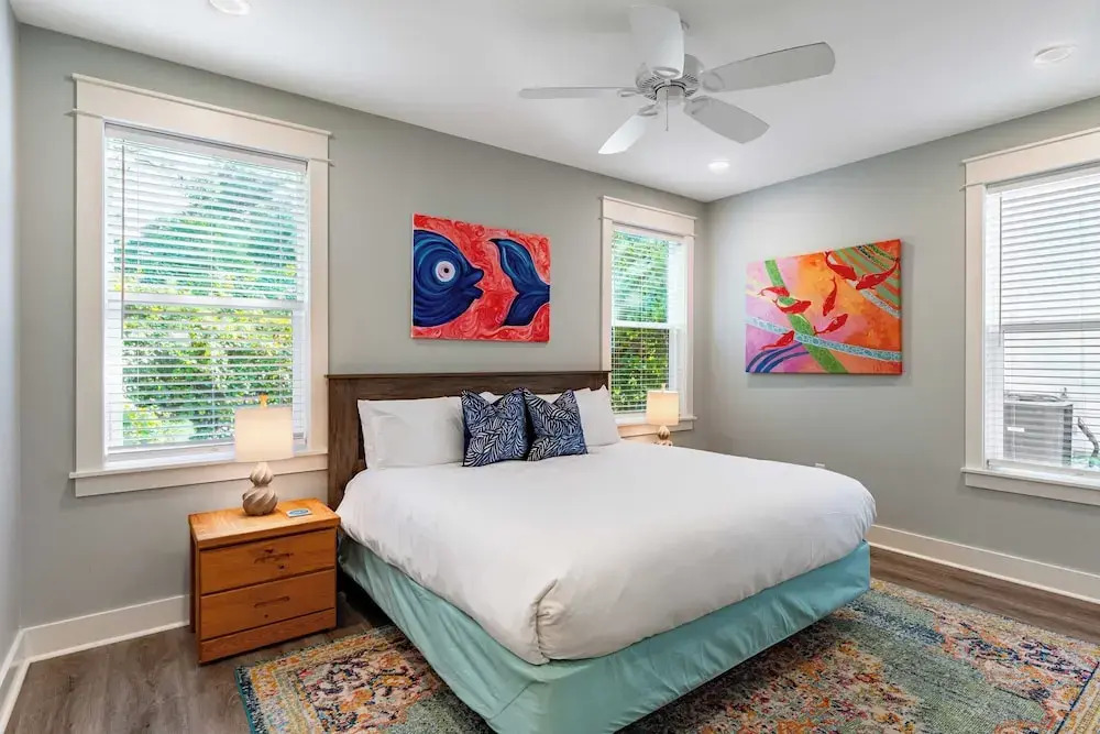 Gulf Coast Gem by Avantstay 3 Blocks to Beach & Town Plaza Community Pool