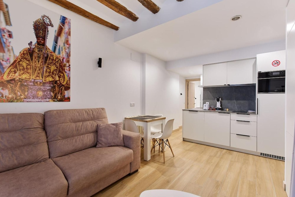 Linda Apartments by Clabao