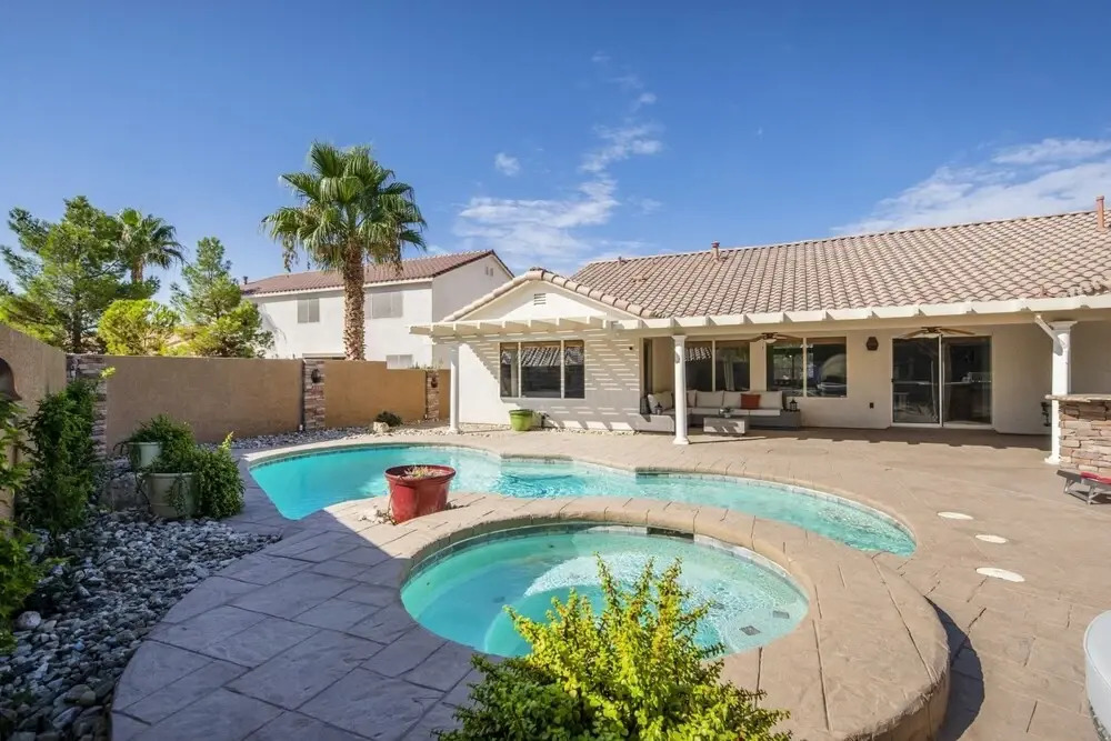 Amazing 4 Bd Las Vegas Home w/ Pool & Spa!