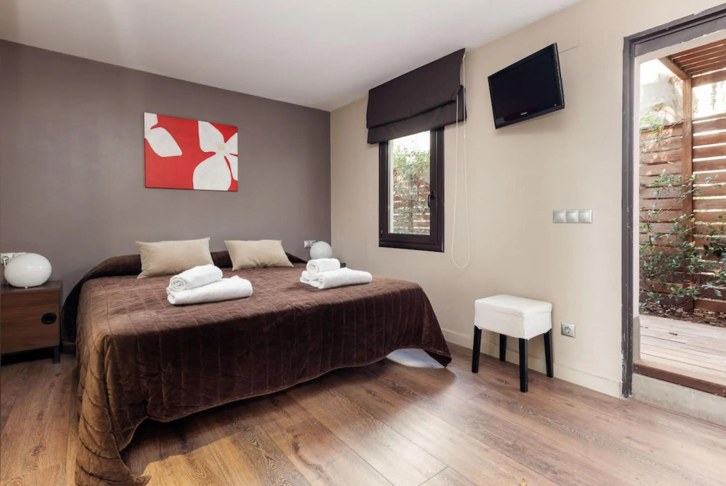 BATLLO 2 · Bright and luxury apartment next to P. de Gracia!