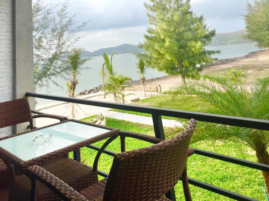 Windy Seaview Resort