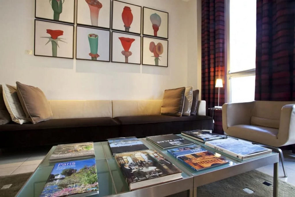 Select Hotel