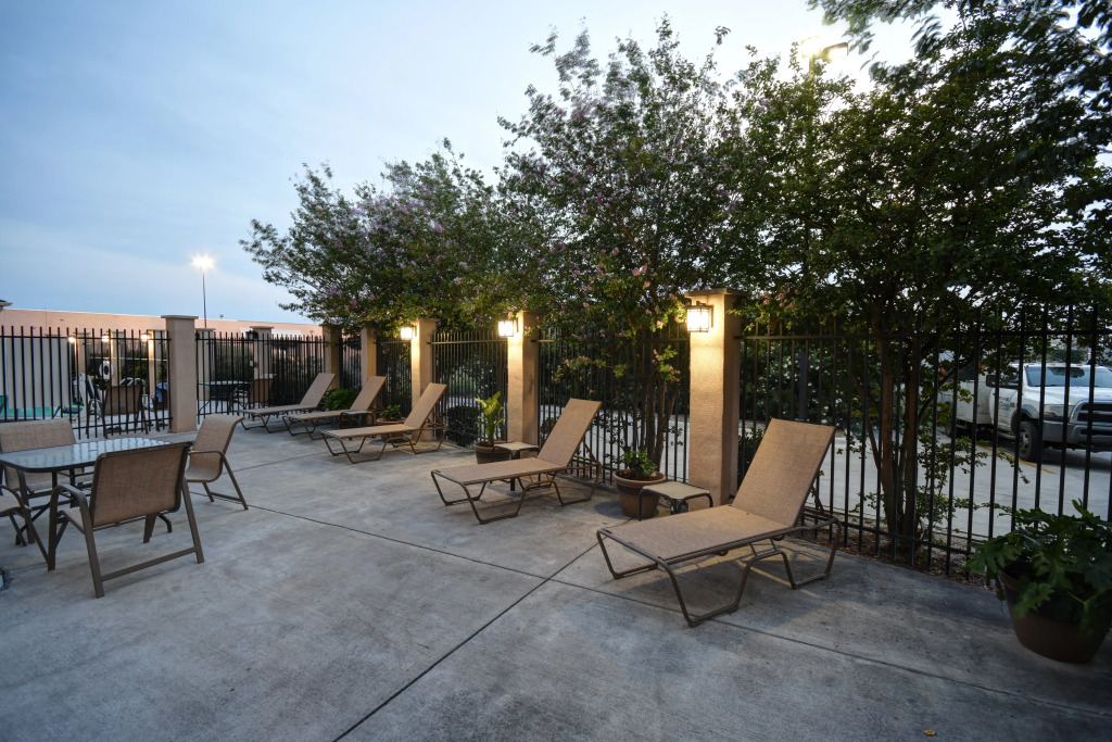 Holiday Inn Express & Suites Del Rio by IHG