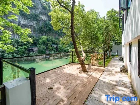 Taofanting·Xipan Cloud House Mountain-view Resort (Xiling Gorge Scenic Area Branch)