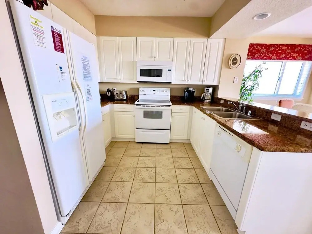 Barefoot Resort N Tower 601 4 Bedroom Condo by RedAwning