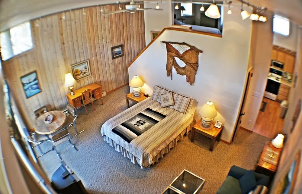 The Snow Queen Lodge and Cooper Street Lofts