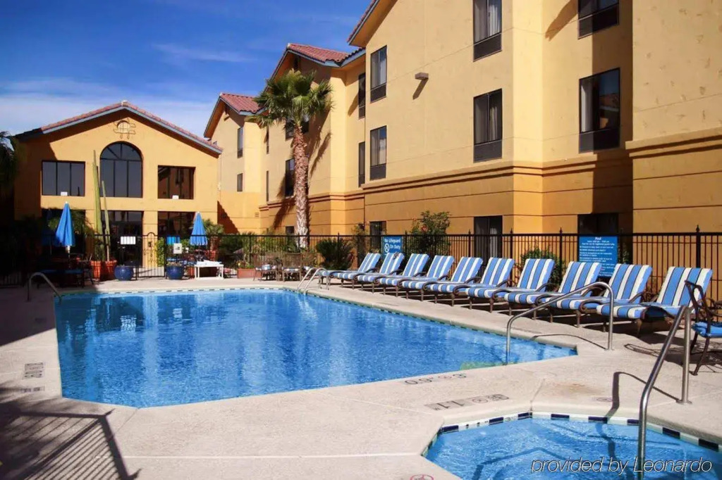 Hampton Inn & Suites Tucson Mall
