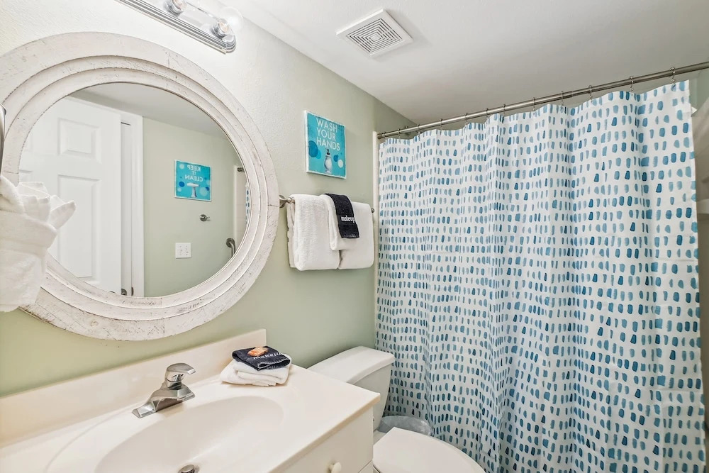 Seacrest 715AB is a 3 BR on the Gulf side of Okaloosa Island by RedAwning