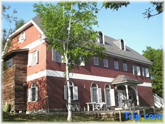 Pension and Kashi Besso Renga-Kan, with Natural Hot Springs
