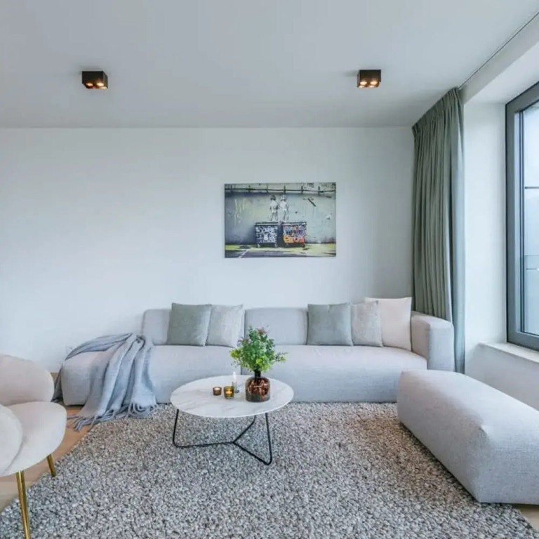 Stylish 2 Bedroom With Terrace and Parking