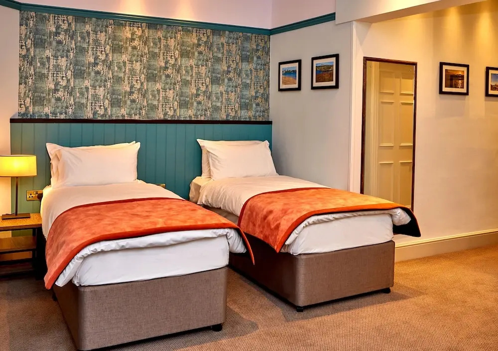 Anglesey Arms Hotel