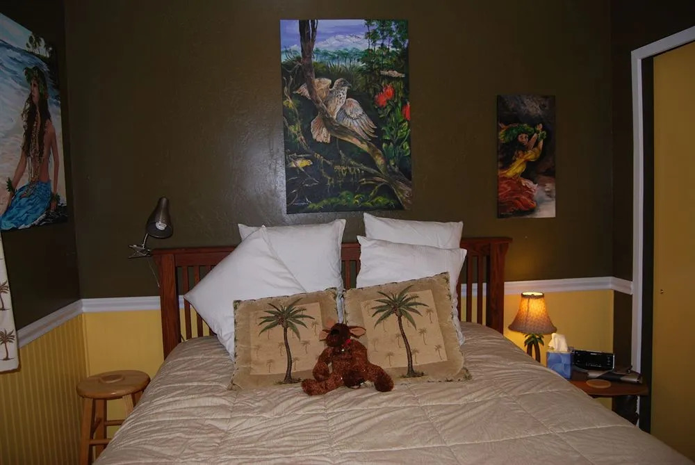 Volcano Artist Cottage