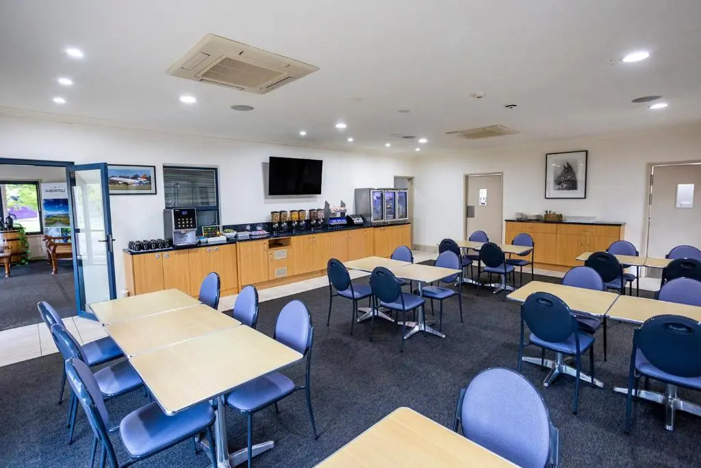 Hawkesbury Race Club Motel