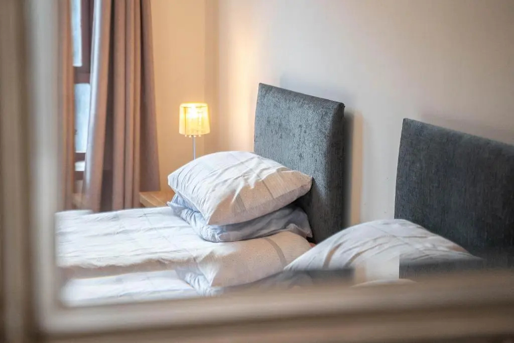 Prime location rooms in high street