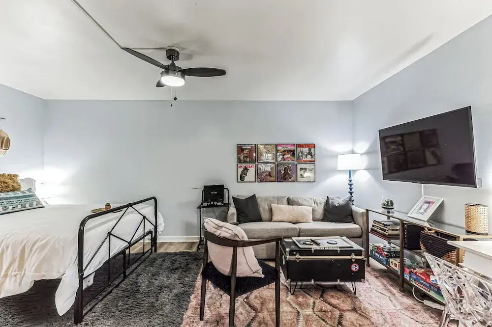 Trendy Studio for 4 w/ Community Pool!