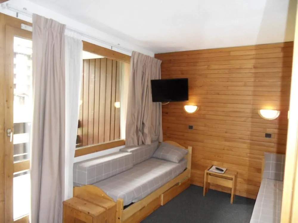 Belle Plagne Divisible Studio on Slopes for 4 People of 28 mÂ² Ag221