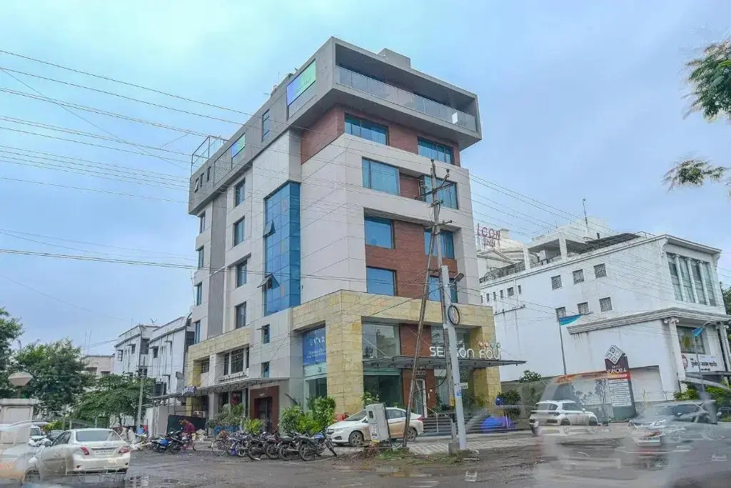 Hotel Season 4 -3-star hotel