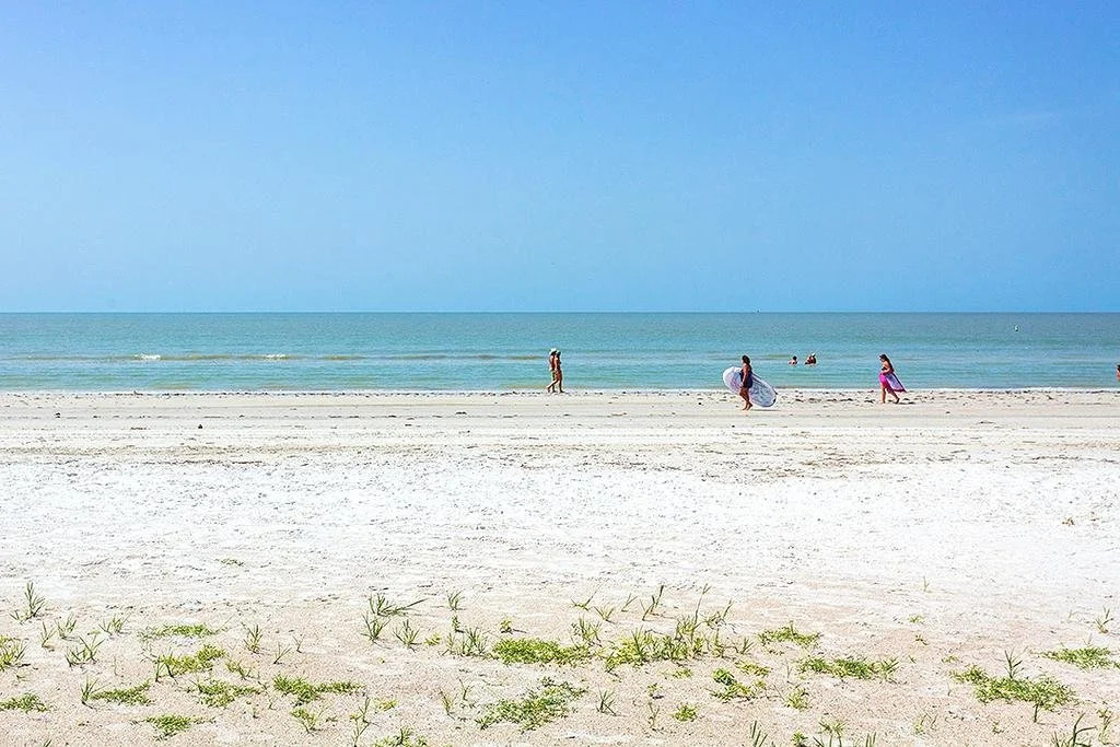Pelican Beach Beach Front 4 s 4 Br home by RedAwning