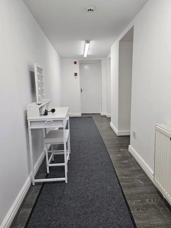 Basement Apartment Near City Centre