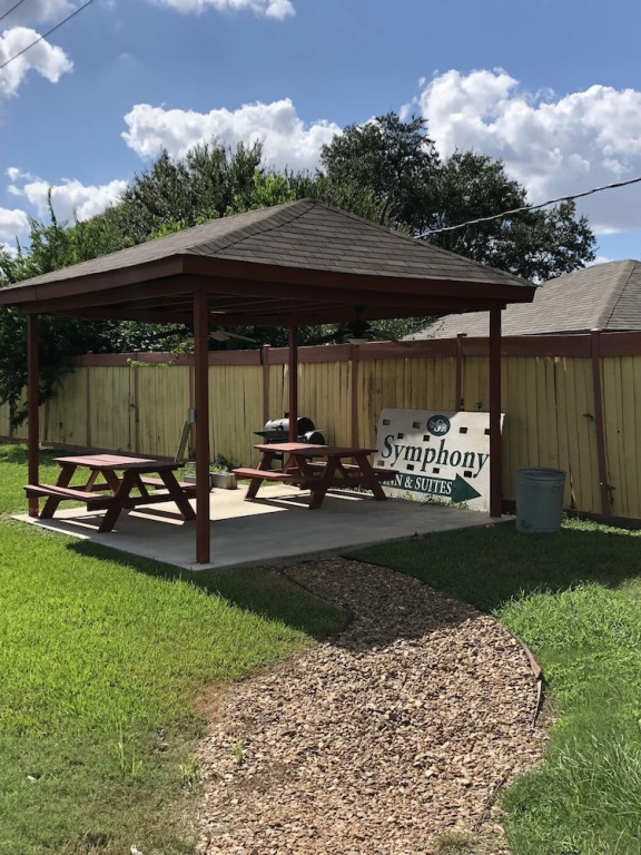 The Symphony Inn & Suites
