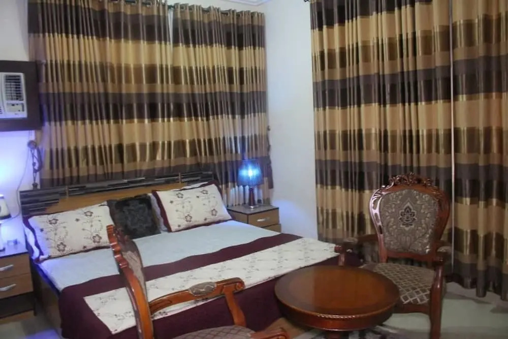 Tobby Royal Suites