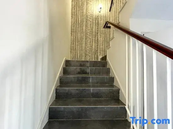 Luxurious Messe Luxe 4-bed Apartment CBD