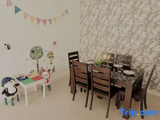 Legoland-5min Walk@ Happy Travel at Afiniti Residency 8Pax(max) with Bathtub
