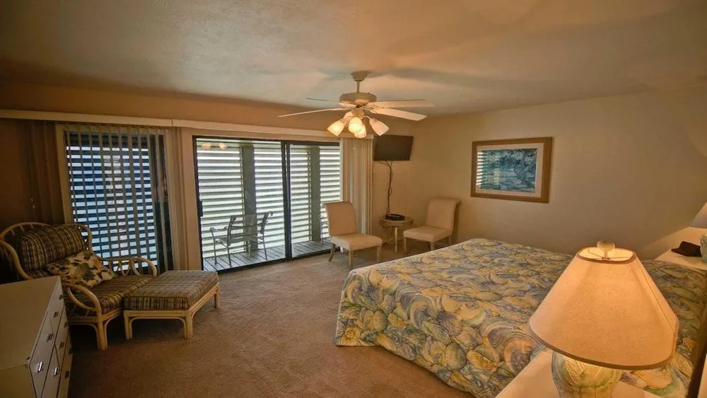 214 - 3 Br Condo